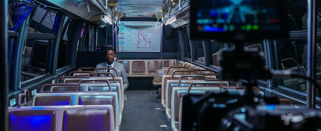 Como as Smart TVs Estão Transformando o Entretenimento nos Ônibus de Turismo e Transporte Executivo